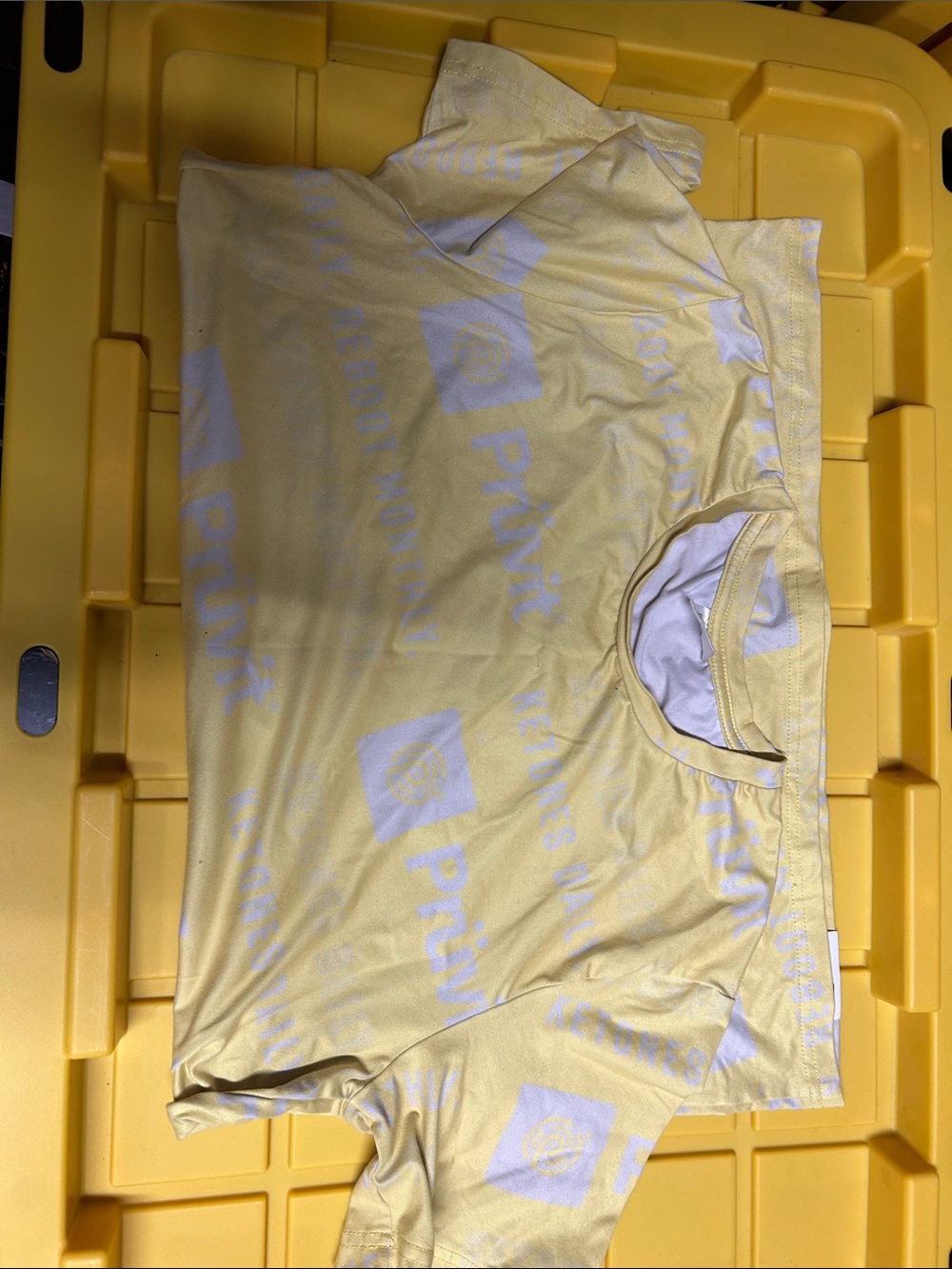 Pruvit Men's or unisex size medium Yellow Short-Sleeve Graphic Tee